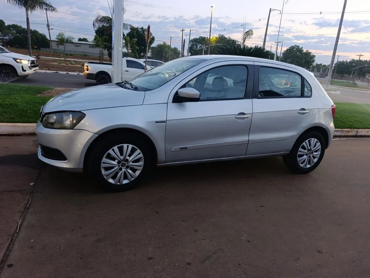 Volkswagen Gol Gol (novo) 1.0 Mi Total Flex 8V 4p 2014