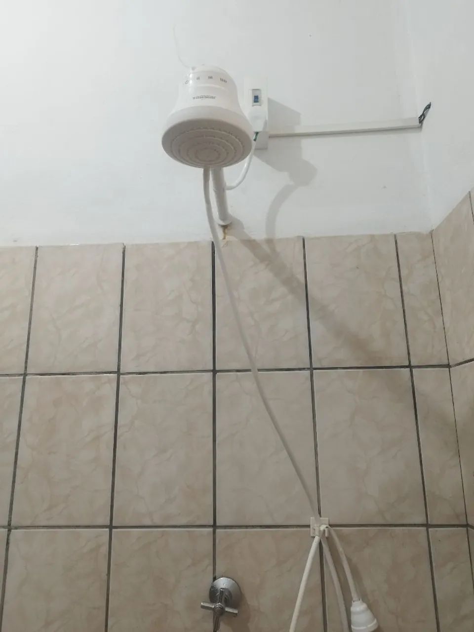 2 chuveiros elétricos Faminho 4t - Foto 2