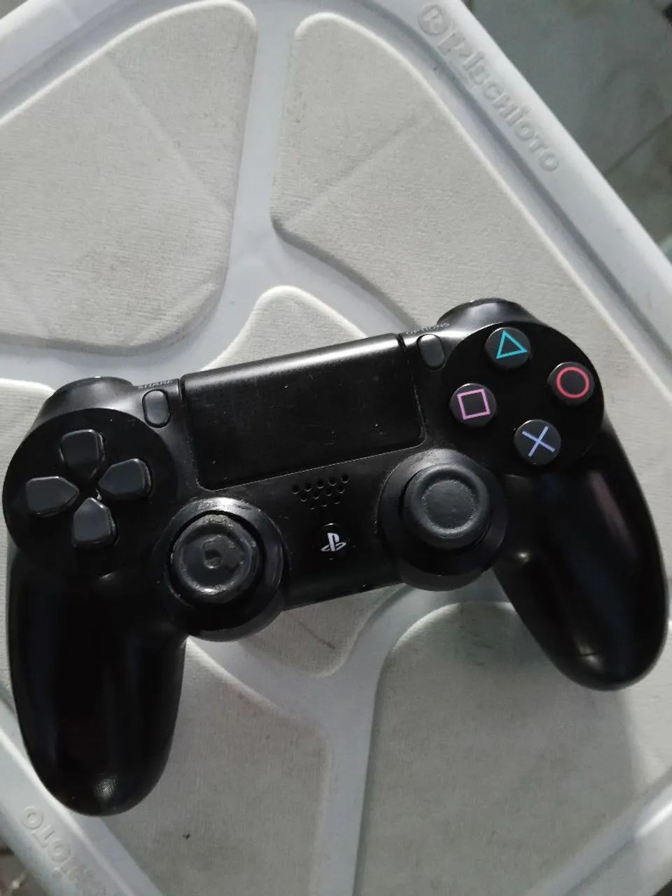 VENDO PLAY STATION 4 PRO + 5 JOGOS EM MIDIA FÍSICA  - Foto 3