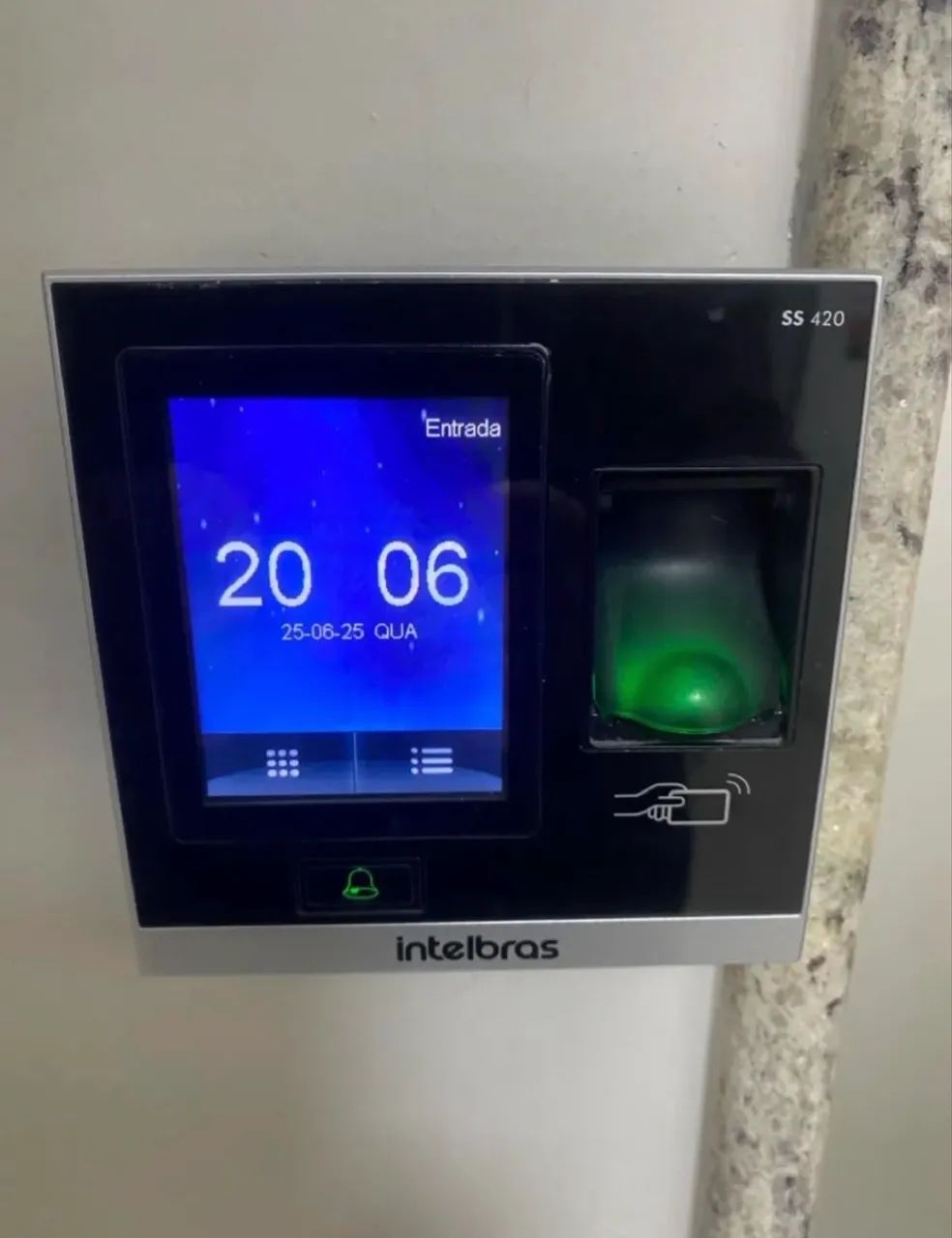 Acesso Biométrico, Senha ou Tag