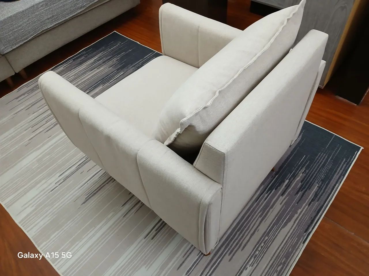 Poltrona em linho impermeabilizada - Foto 5