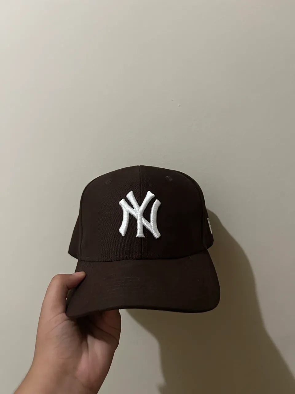 Boné marrom NY