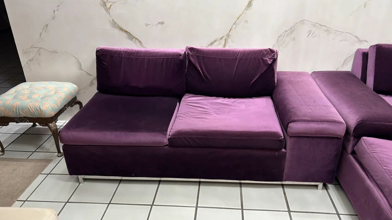 Sofá modulado 3 peças em veludo roxo - Foto 4
