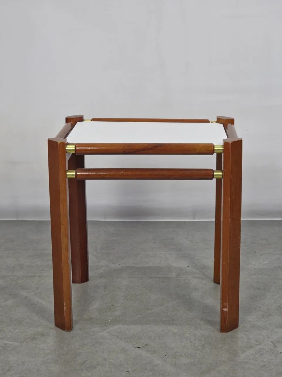 Mesa auxiliar vintage década de 70 - Foto 2