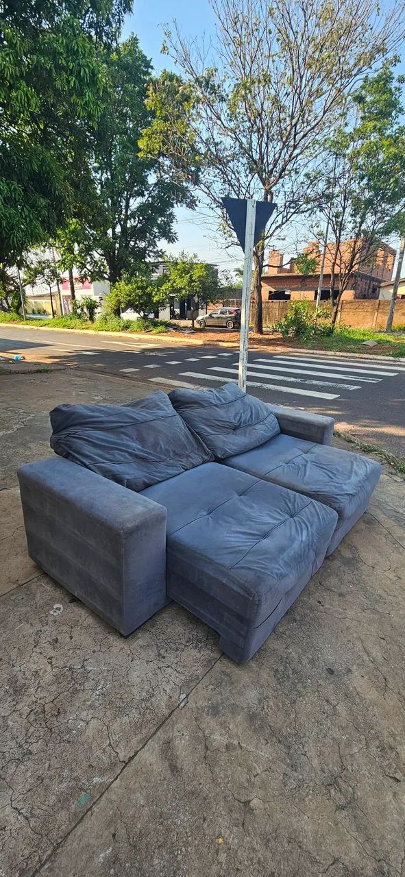 sofa retrátil 2.30cm usado marcas de uso ENTREGA GRÁTIS  - Foto 2