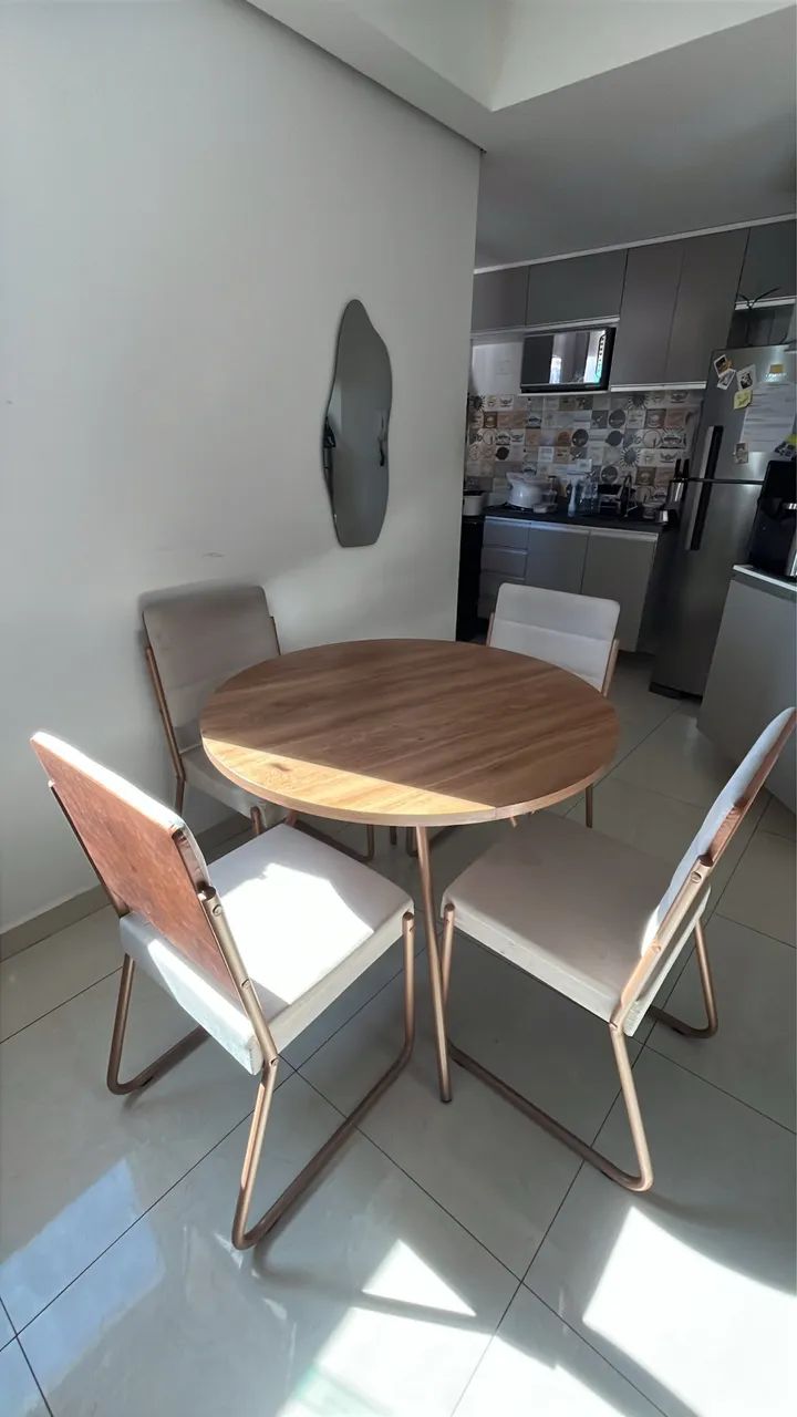 Mesa 4 cadeiras