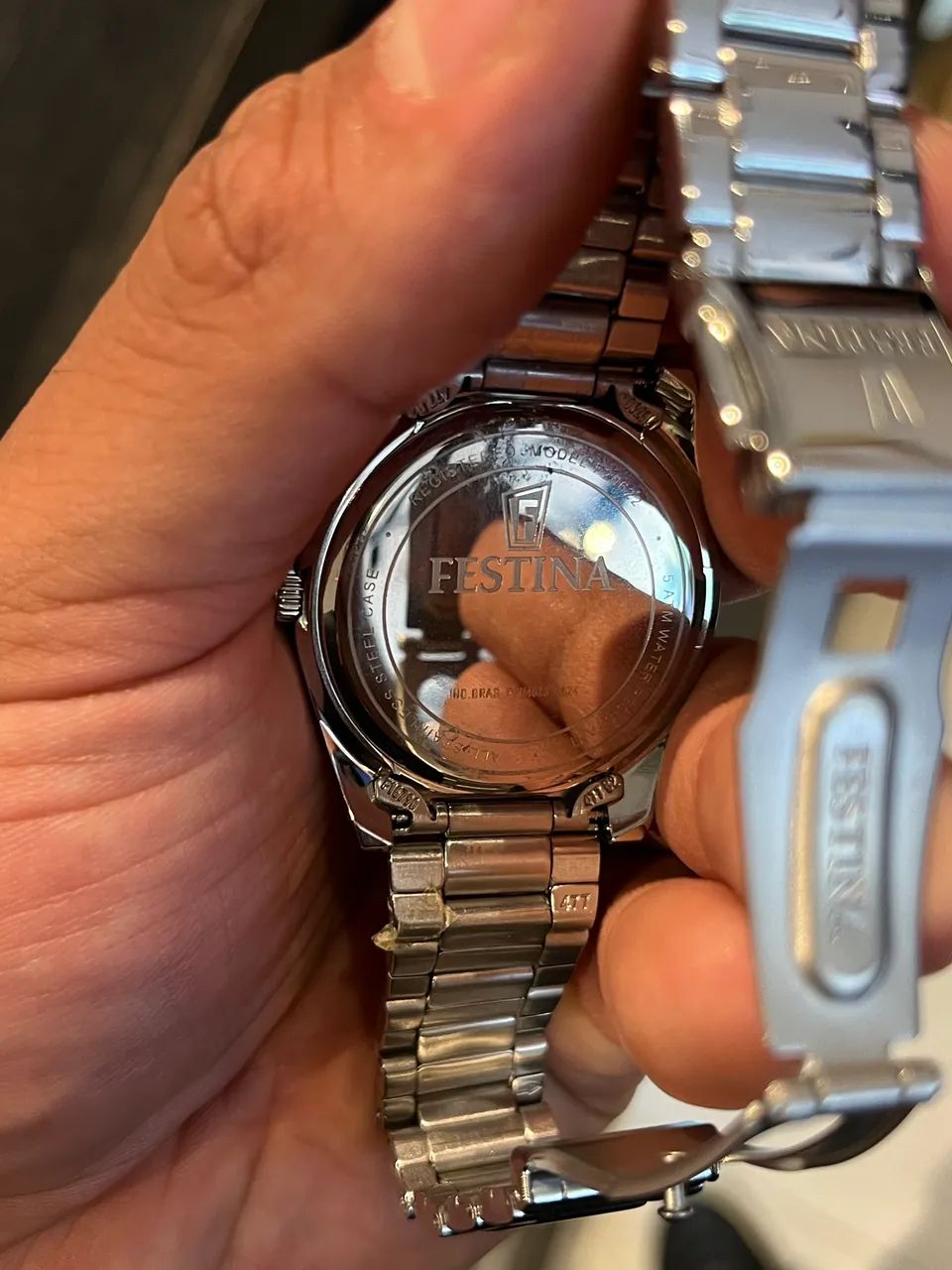 Relógio Festina com mostrador cinza e pulseira de aço inoxidável - Foto 4