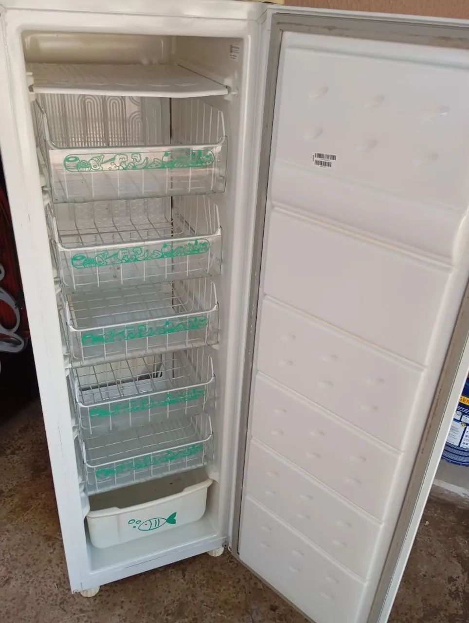 Freezer vertical pequeno - Foto 4