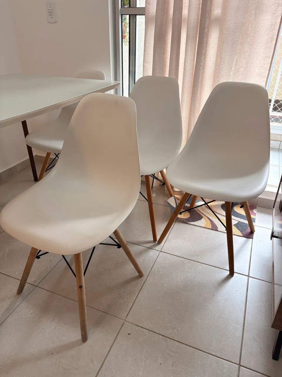 Set of 4 Modern White Chairs