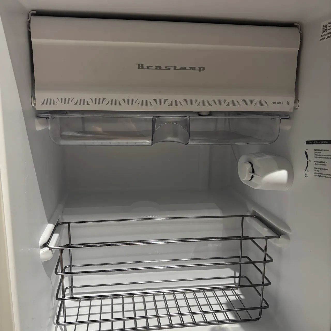 Frigobar Brastemp Retrô 76L - Branco - Foto 4