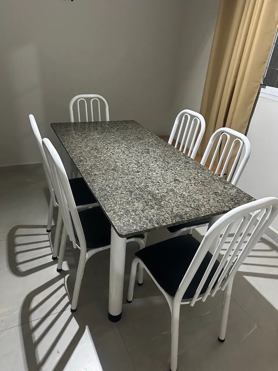 Mesa com 6 cadeiras  - Foto 4