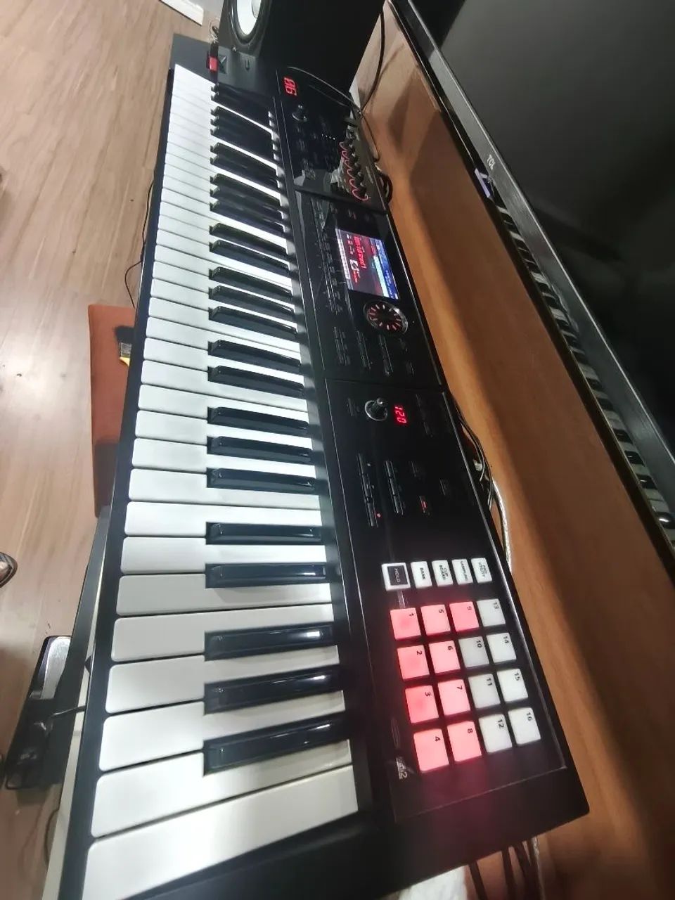 Roland Fa-06 