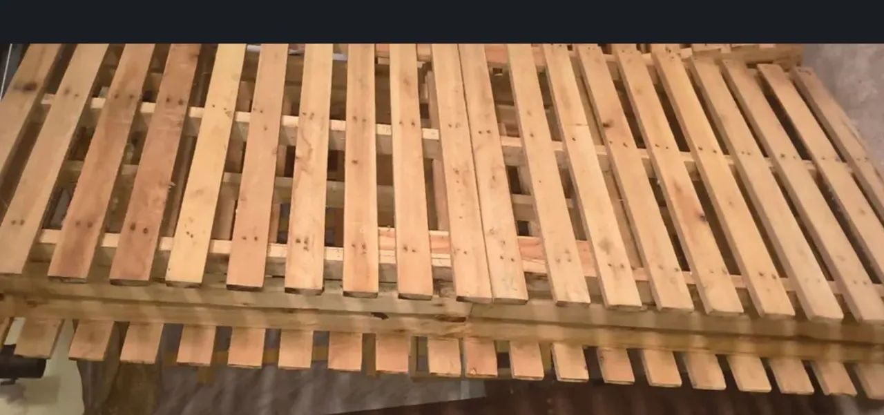 Duas camas de pallet pesadas(favor ler o anúncio)