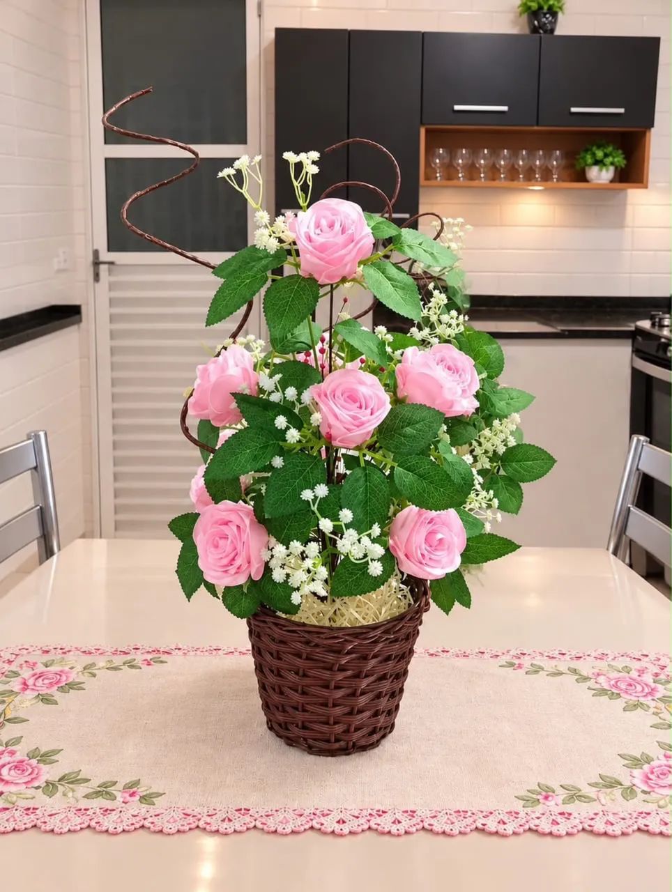 Arranjo de rosas de cetim