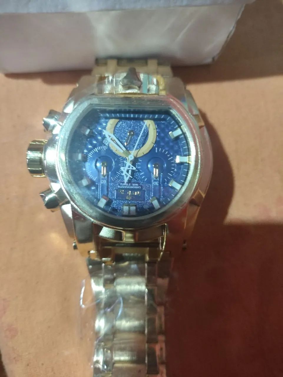 ? Invicta Reserve Bolt Zeus Magnum - Dourado com Mostrador Azul