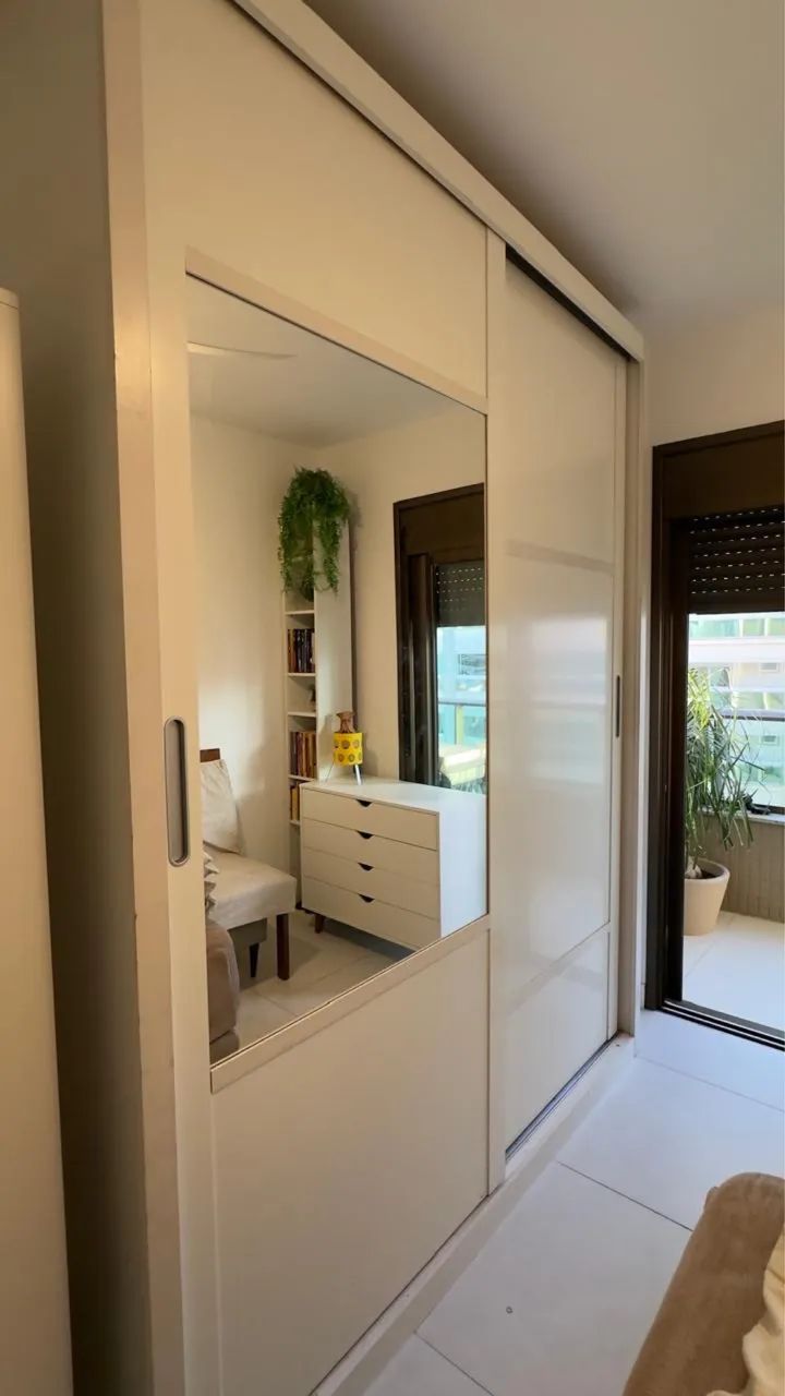 Guarda-Roupa Branco 2 Portas de Correr + Espelho | 4 Gavetas