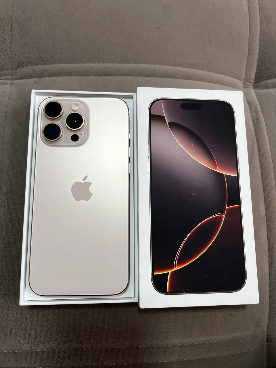 Iphone 16 pro max 256gb 95% de bateria - Celulares e Smartphones