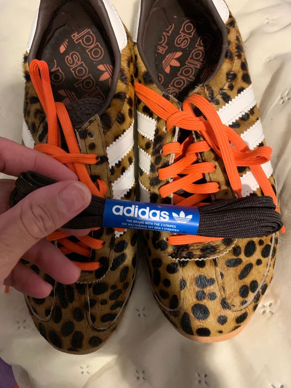Tênis Adidas Leopard Print - Foto 3