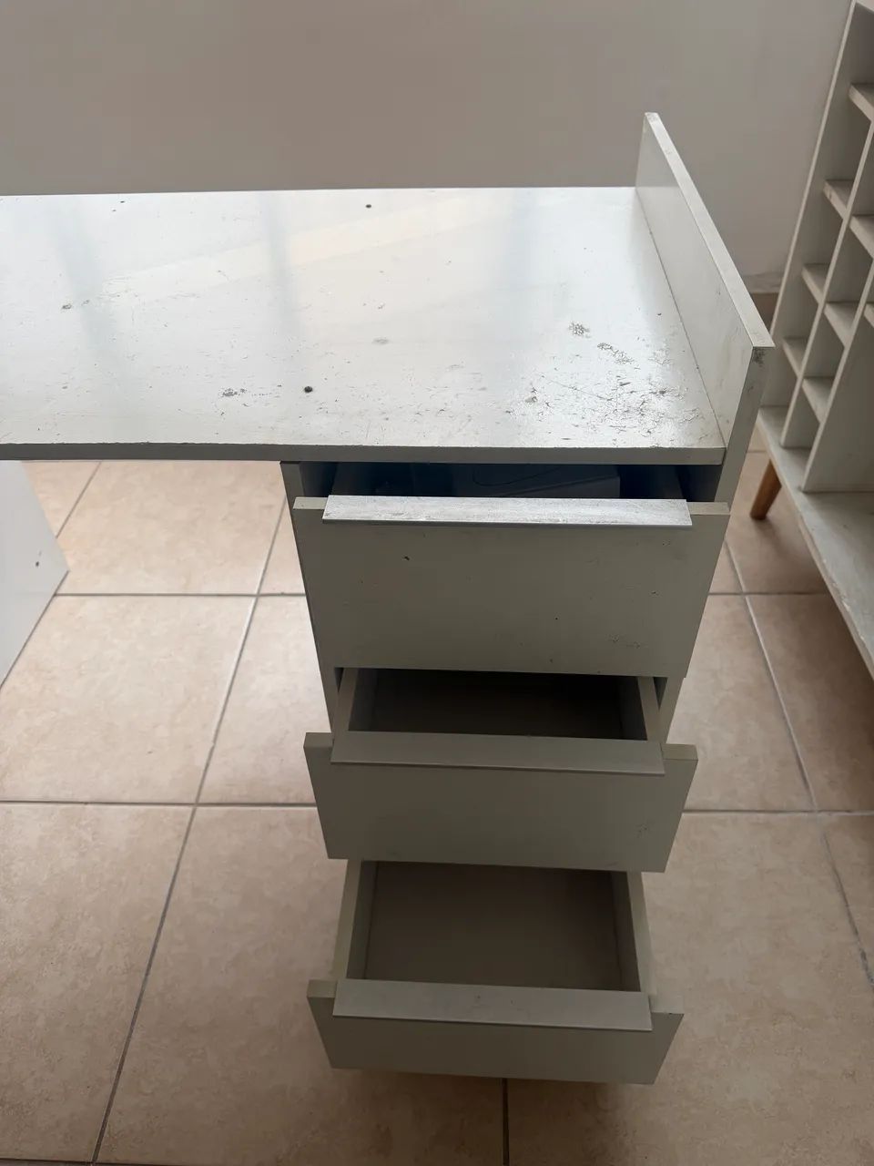 Mesa com gavetas escritório - Foto 3
