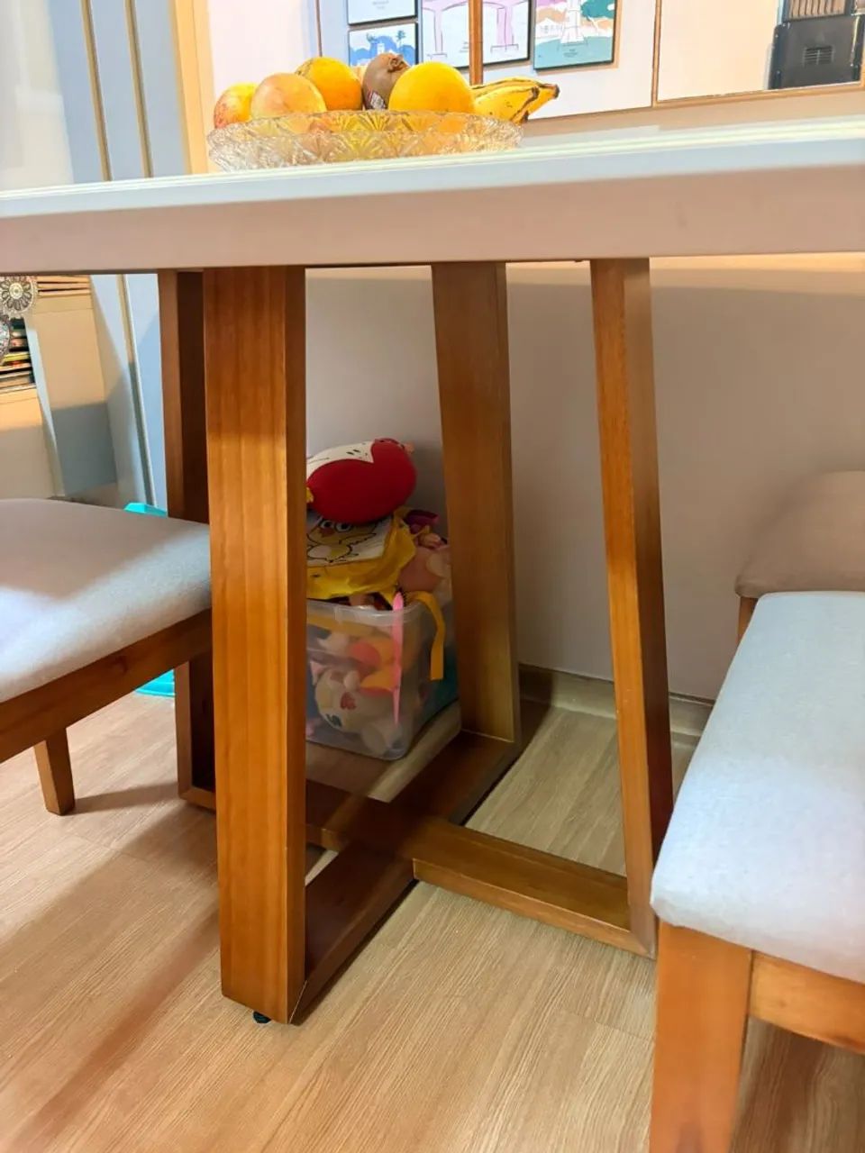 VENDO MESA COM 4 CADEIRAS - Foto 5