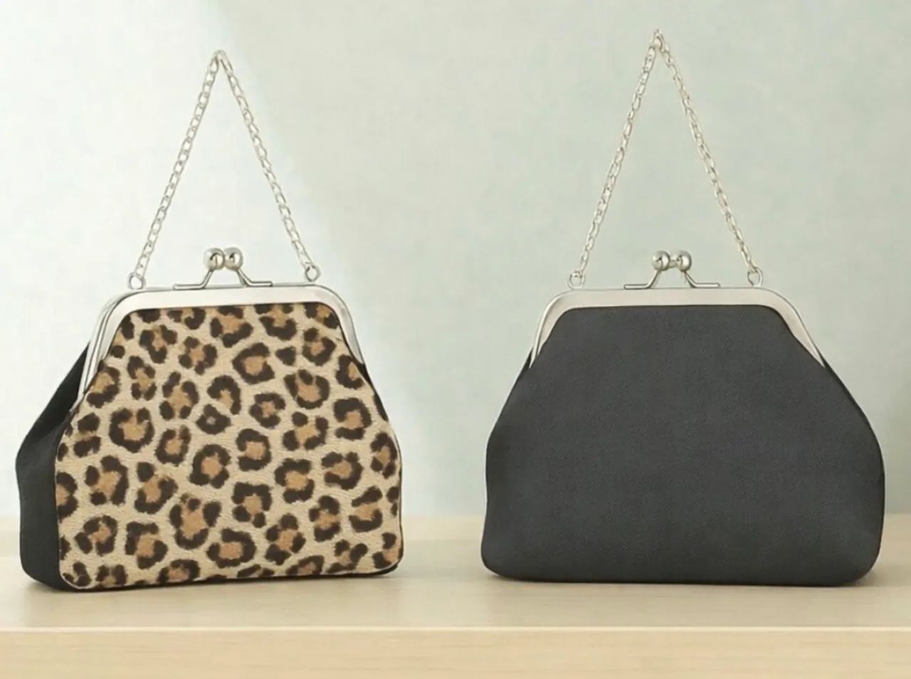 Bolsa Feminina c/ Corrente e Apliques