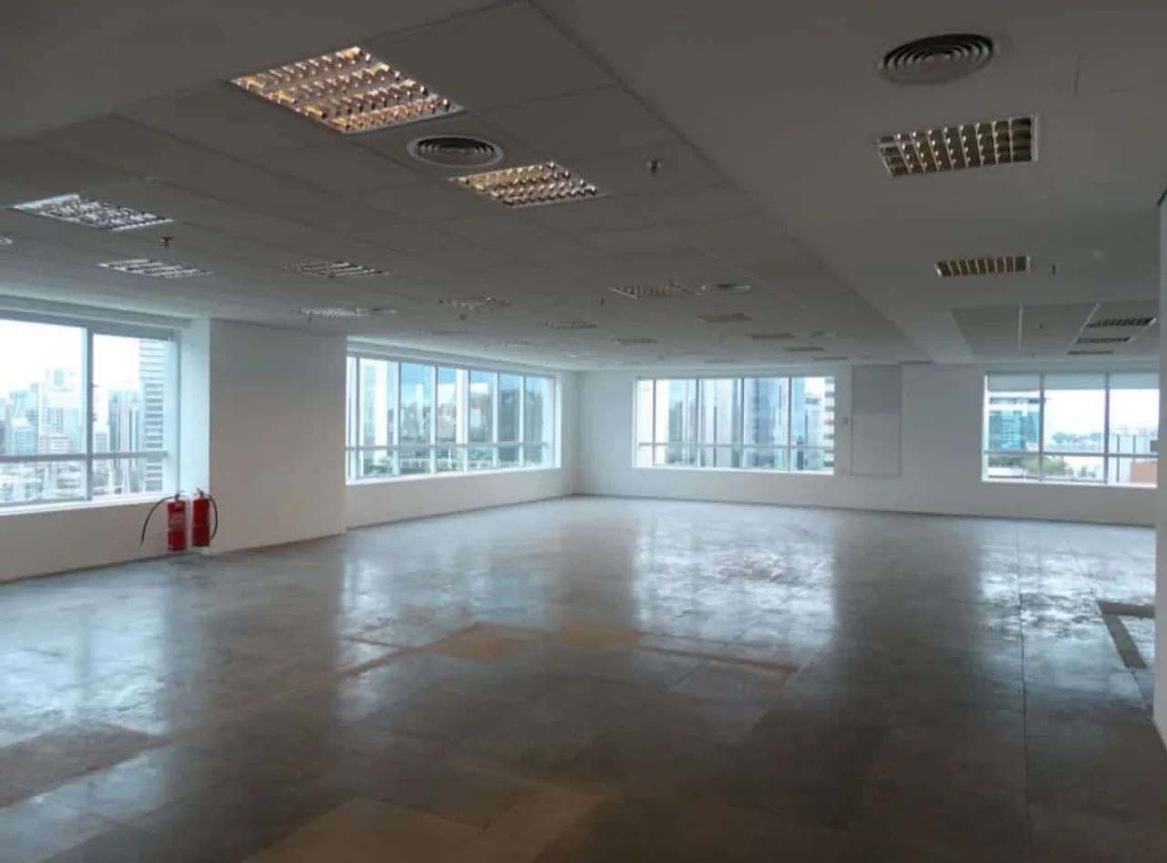 Sala comercial na Rua Surubim, 577 - Cj. 143  157 m²