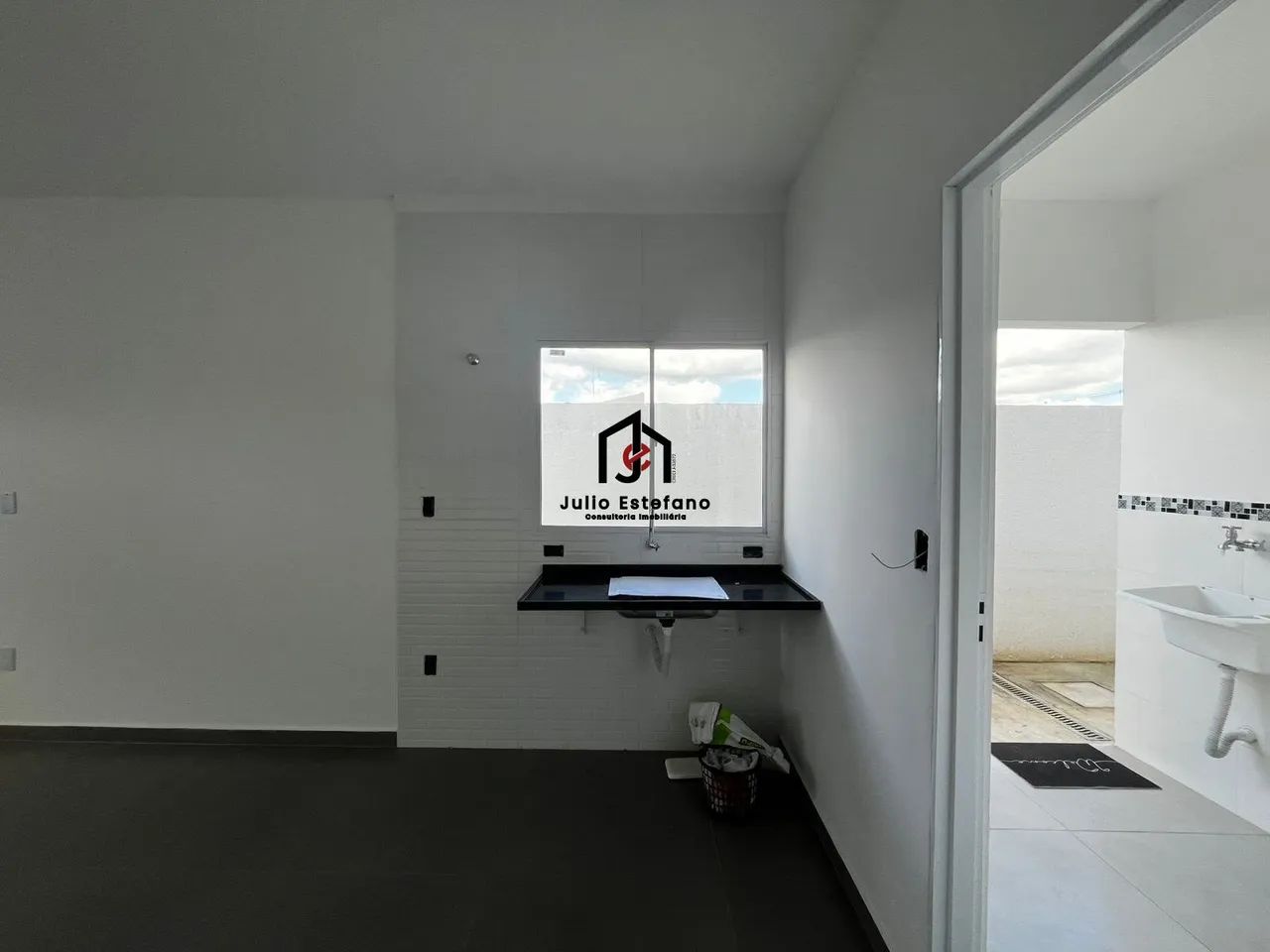 Casa com 2 dormitórios no Portal dos Eucaliptos em Pindamonhangaba - Foto 2