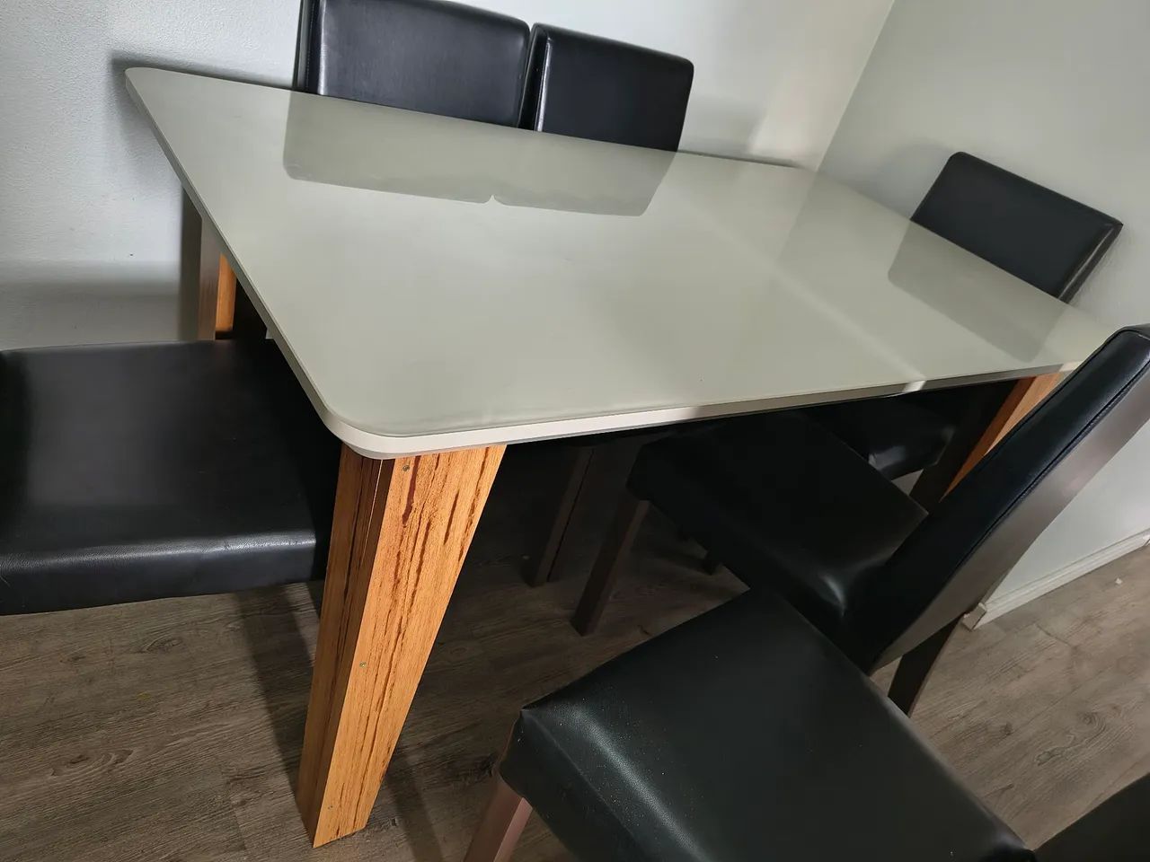 MESA DE MADEIRA COM TAMPO DE VIDRO - Foto 3
