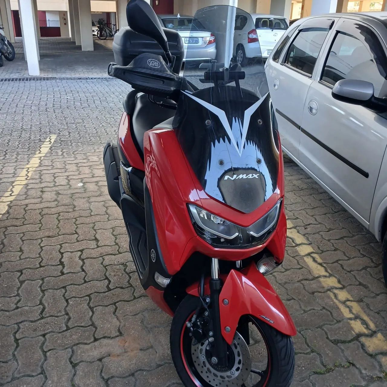 Nmax Connecte