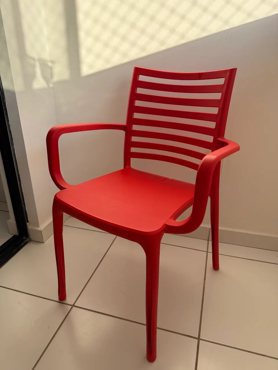 Cadeira vermelha de design  - Foto 3
