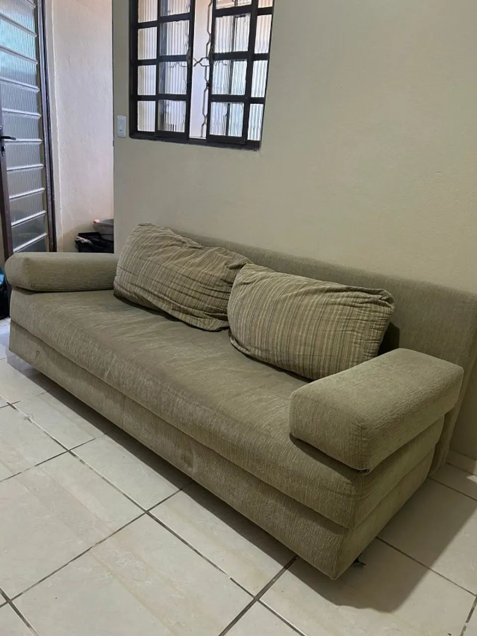 Excelente sofá cama! muito conservado e muito confortável.Preço de desapego!