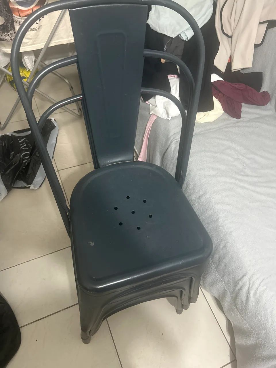 Cadeira preta de ferro - Foto 2