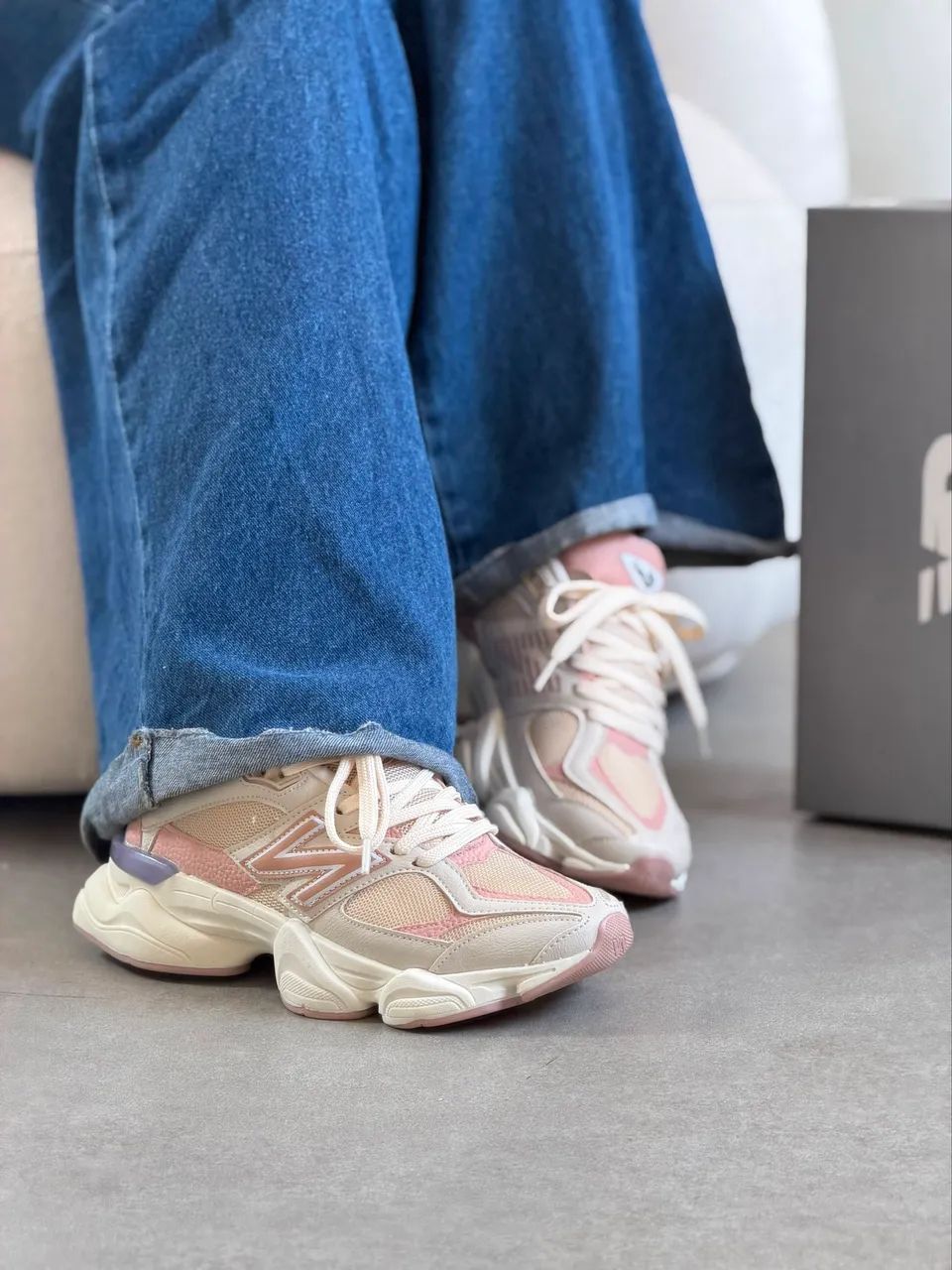 Tênis new balance 9060 - off/rose - Foto 3
