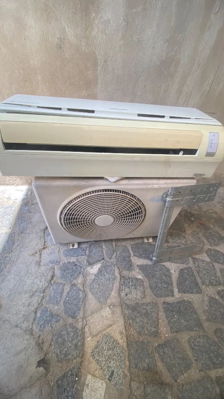 Ar condicionado para retirada de peças 
