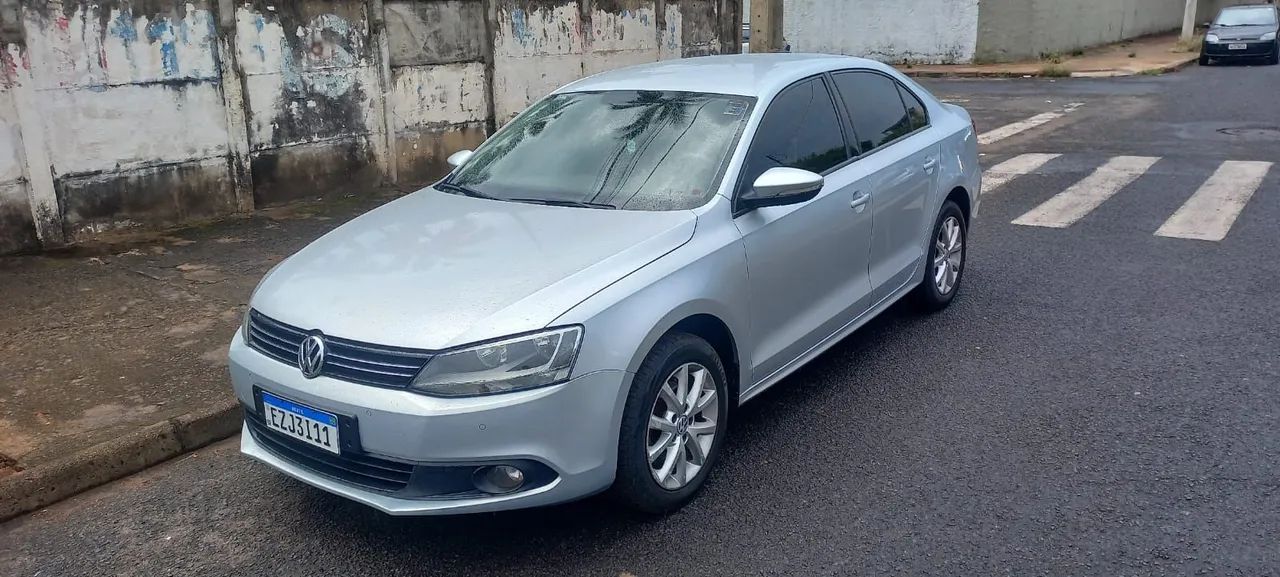 Volkswagen Jetta COMFORTLINE 2.0 8V FLEX 2012