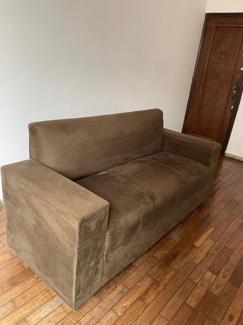 Sofá 3 Lugares - Super Conservado / Retirada no Grajaú - Foto 4
