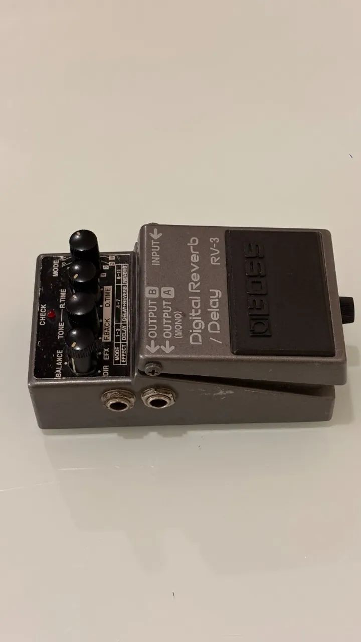 Pedal Boss Digital Reverb/Delay RV-3 - Instrumentos musicais