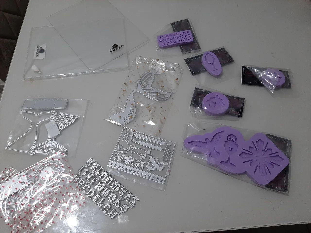 Faca de corte e relevo scrapbook<br>