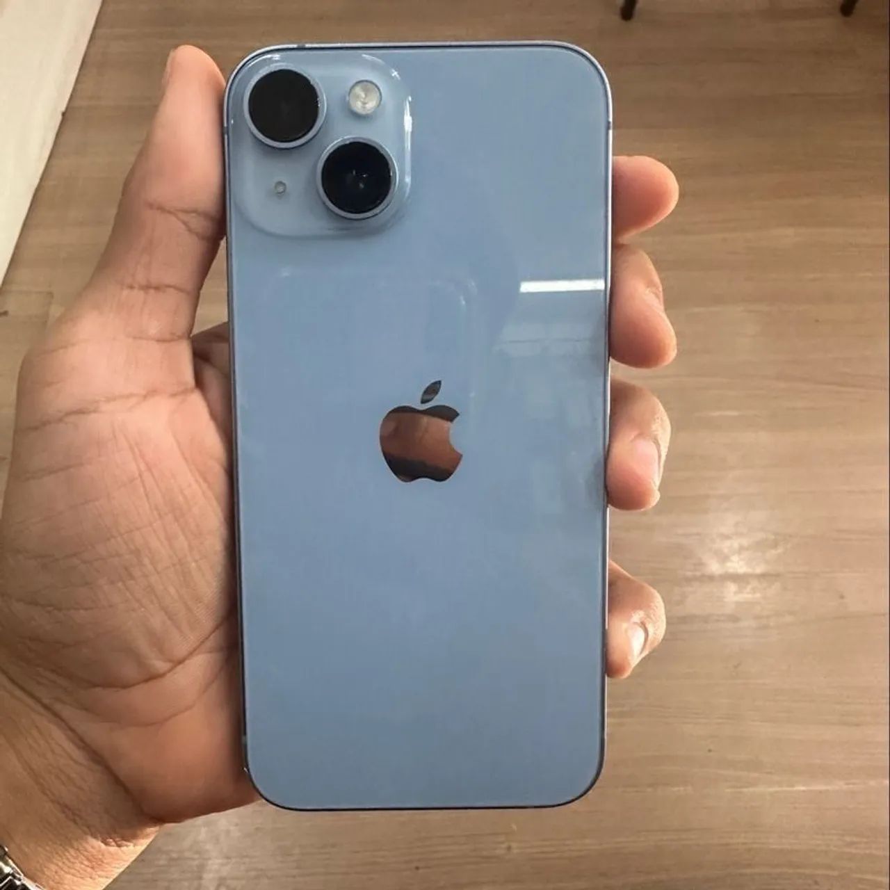 Vendo iPhone 14 com caixa