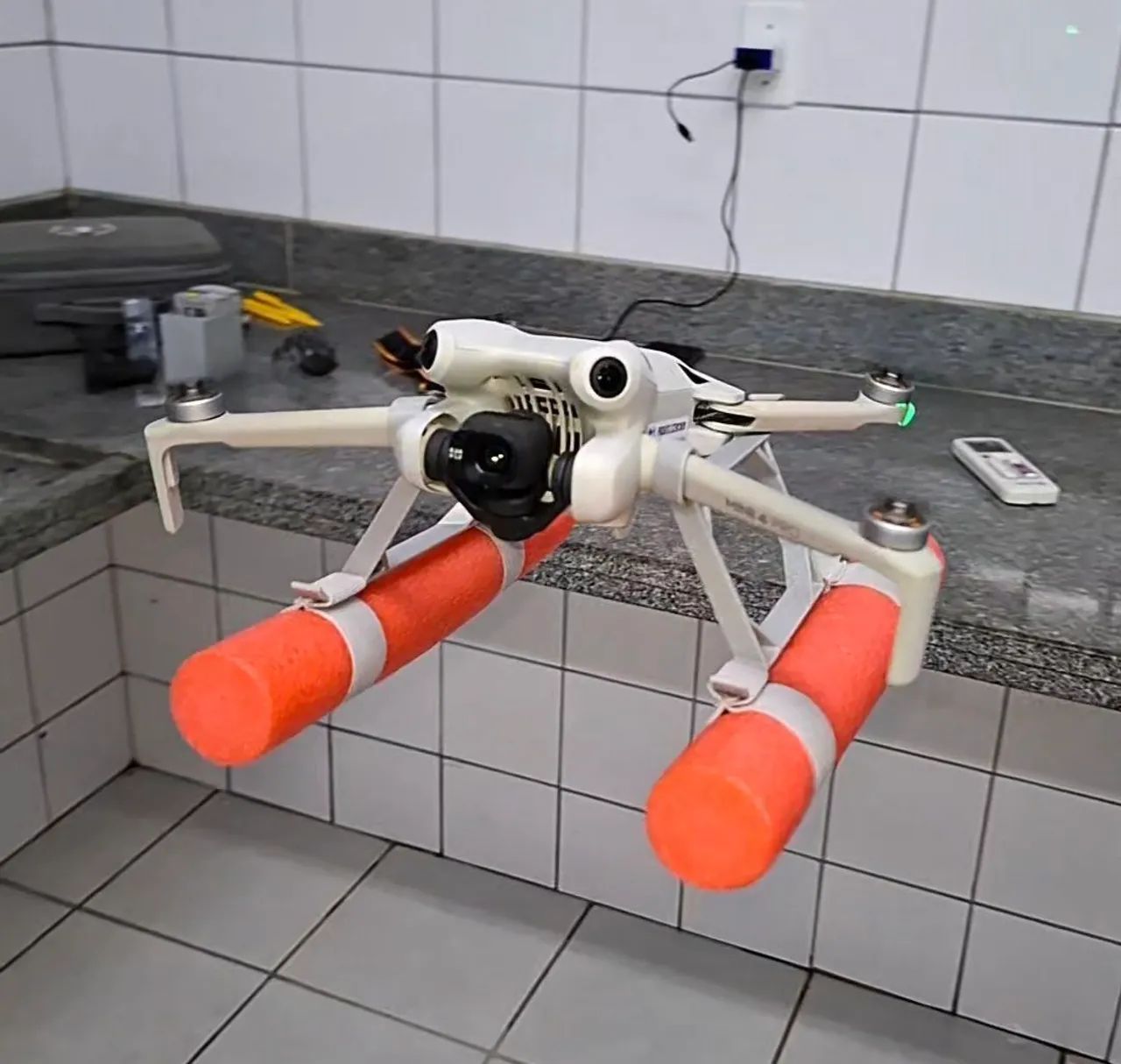 Drone DJI Mini 4 Pro Fly More Combo - Foto 4
