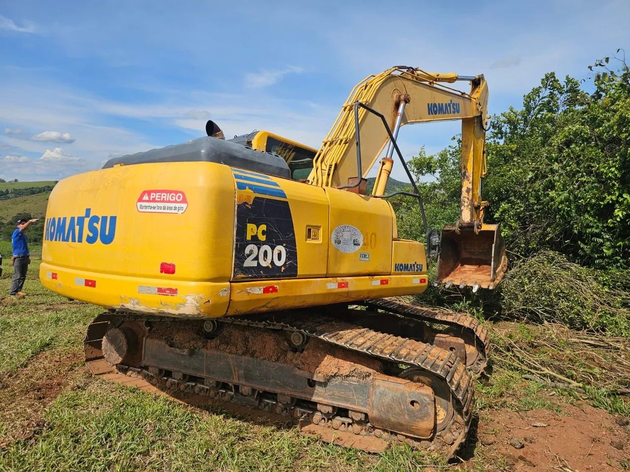 Escavadeira Komatsu PC200-8 - Máquinas pesadas para construção