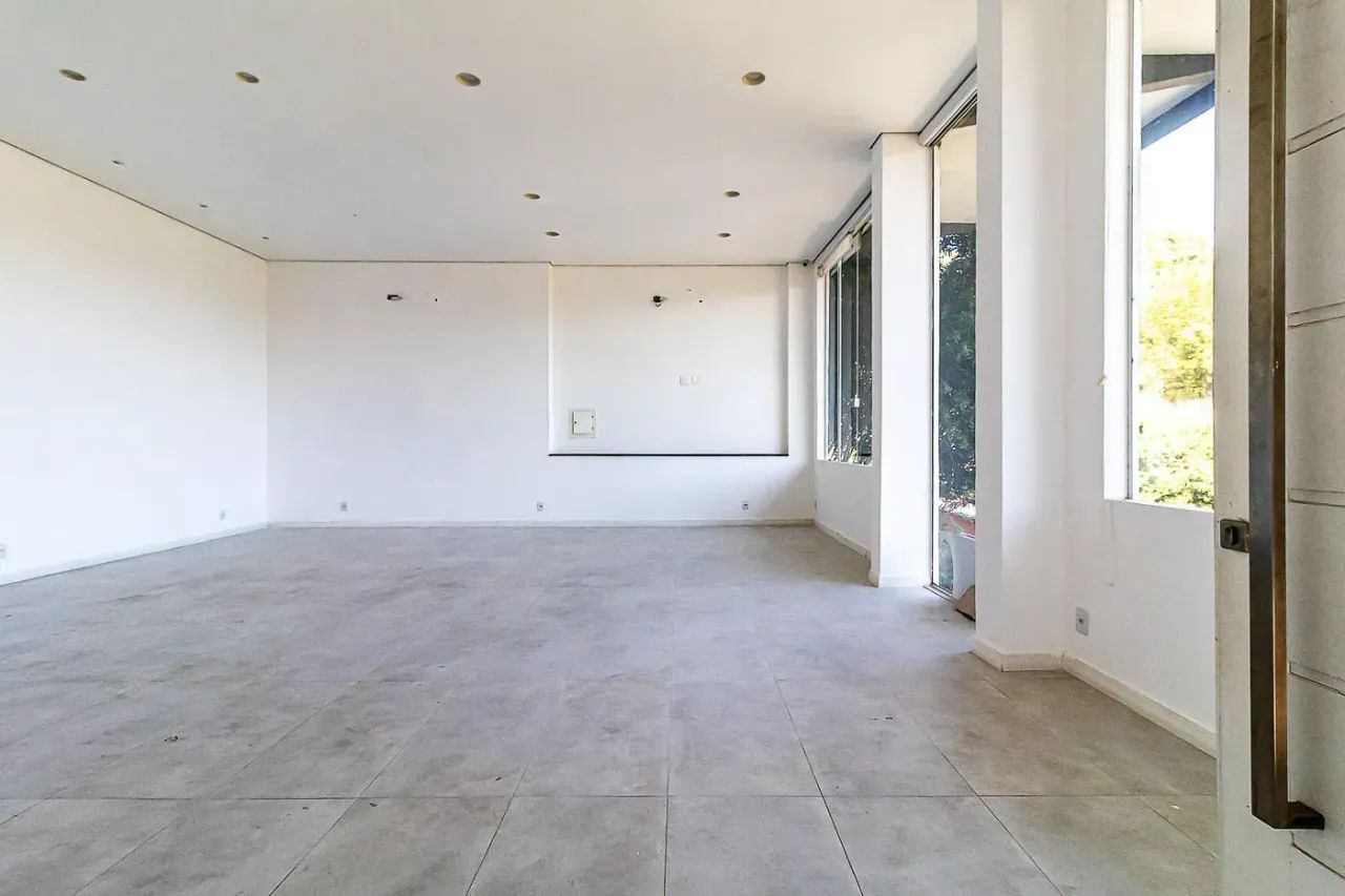 Casa à Venda com 4 dormitórios, sendo 4 suítes, 436m². - Foto 5