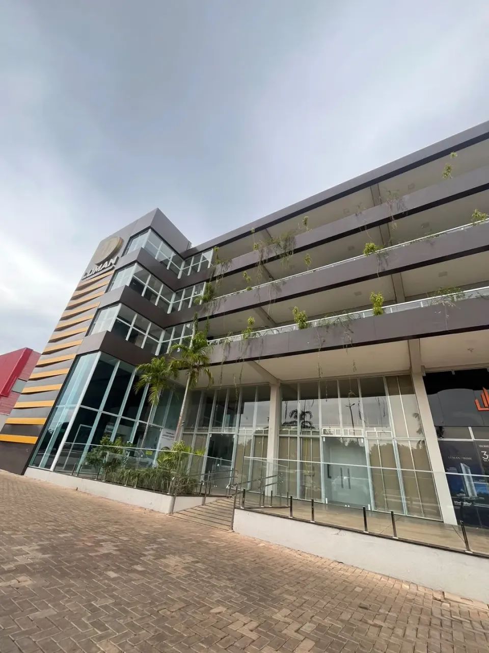 Sala Comercial Luman Center - 110 sul