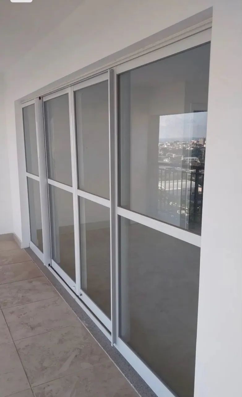 Porta balcão cor branca 4.00 x2.10