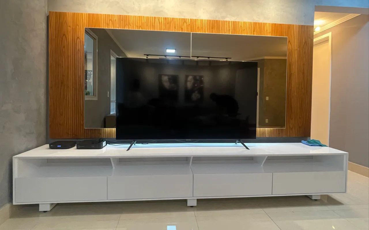 Rack branco com 4 gavetas com painel de espelho com Led  - Foto 4