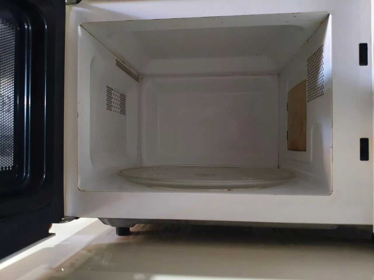 Microondas Eletrolux 20 litros  - Foto 4