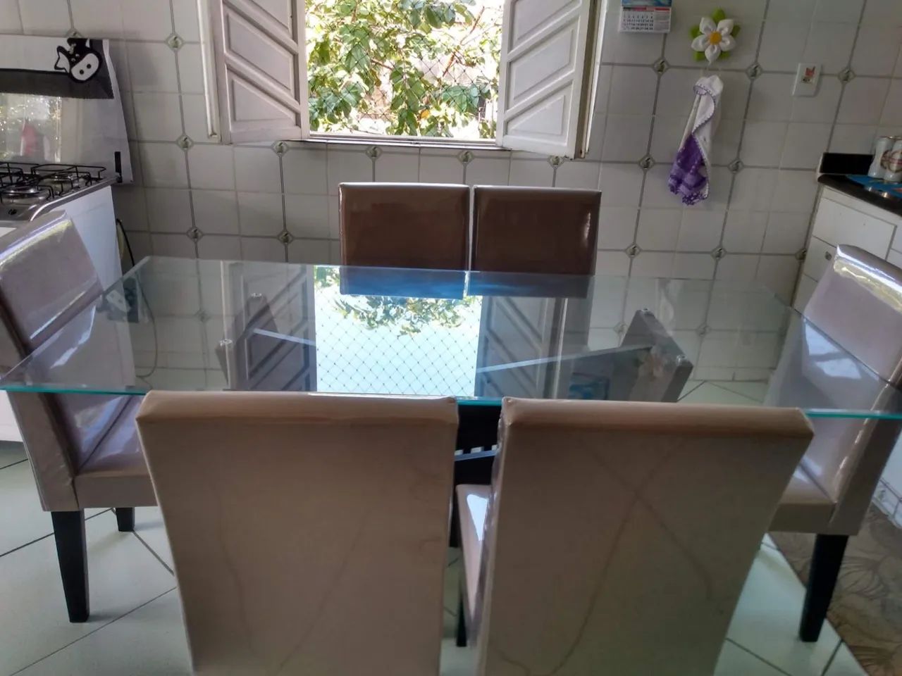 Vendo mesa de vidro com 6 lugares  - Foto 4