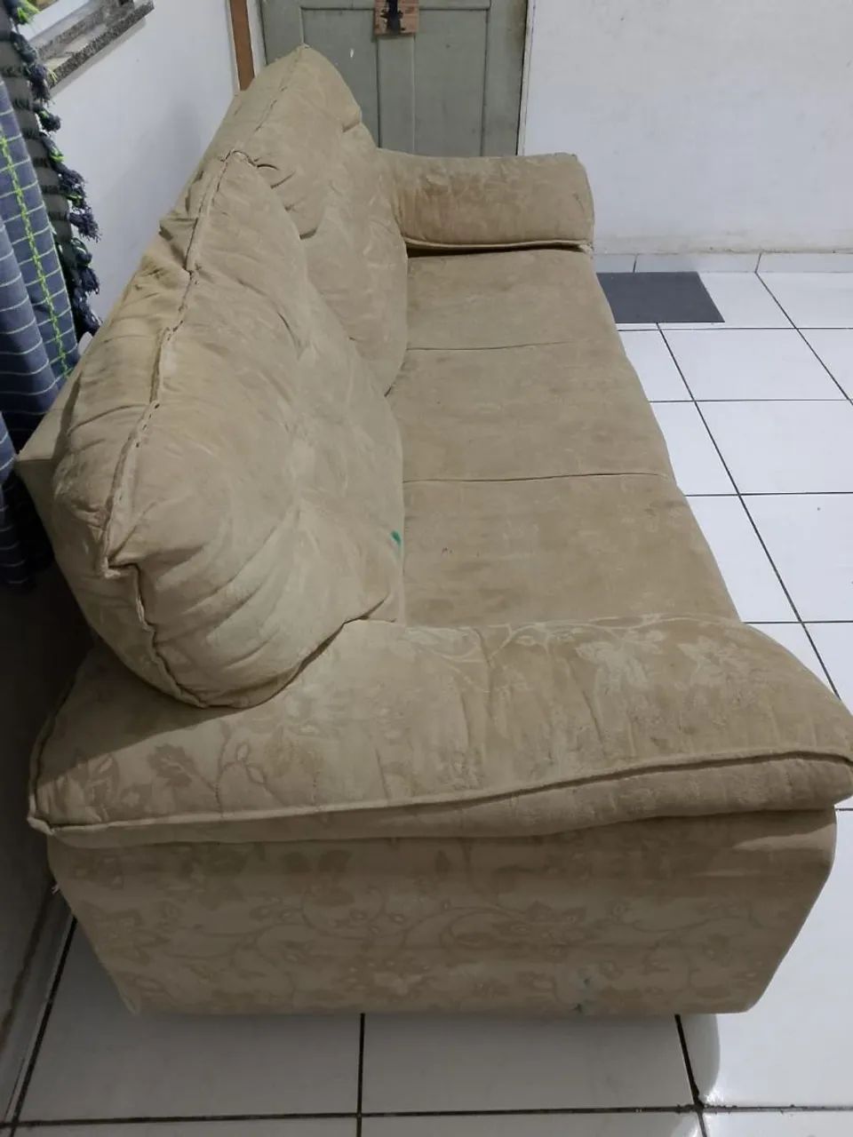 Sofa457517275452559361