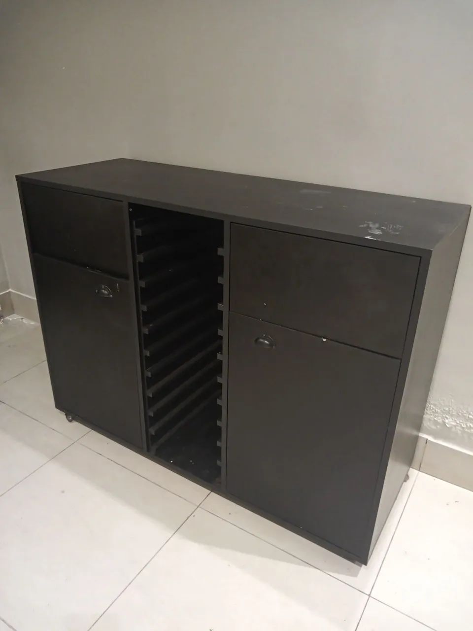 Balcão com lixeira em MDF preto  - Foto 2