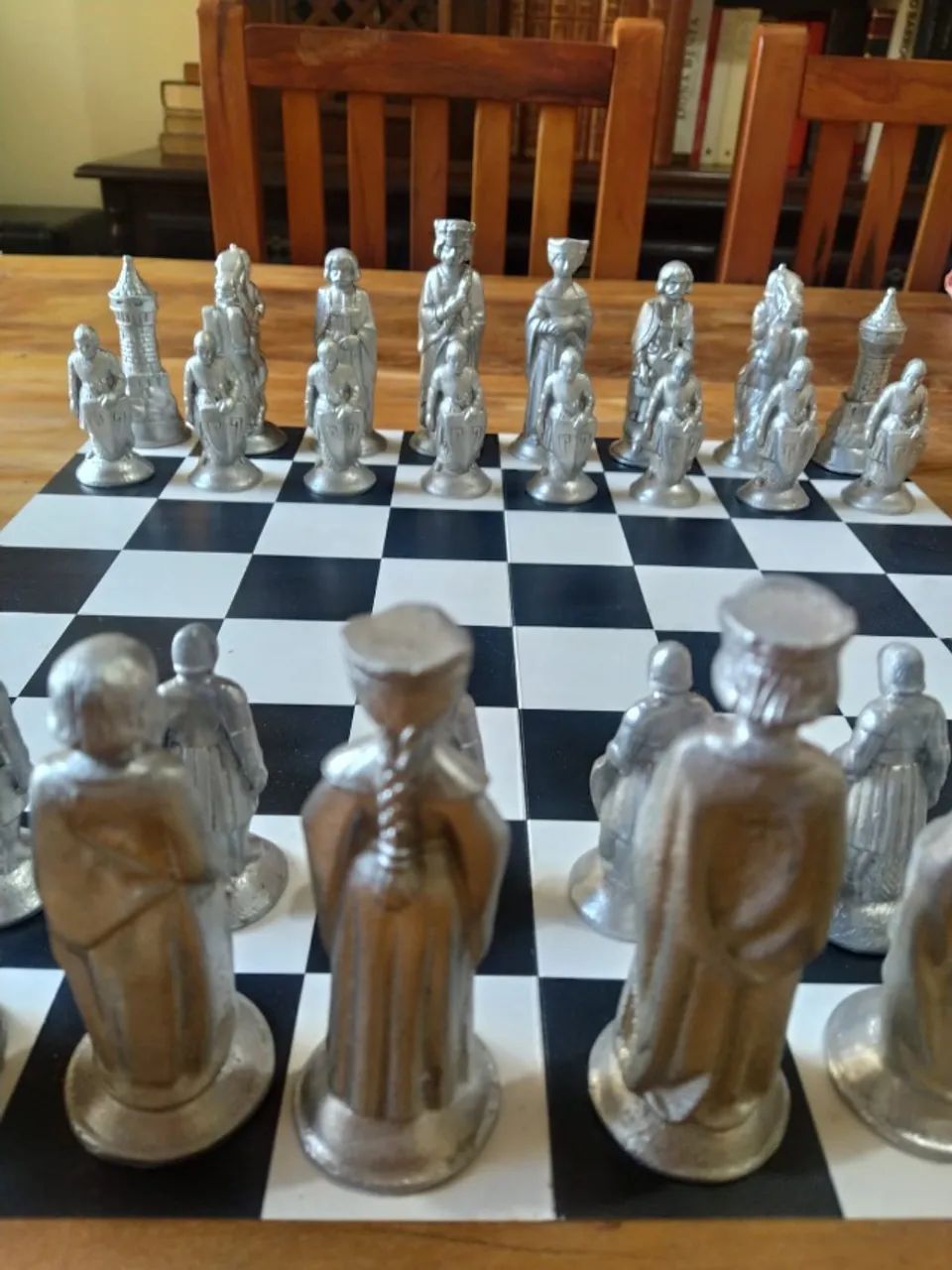 Jogo de xadrez modelo medieval em alumínio fundido. - Foto 2